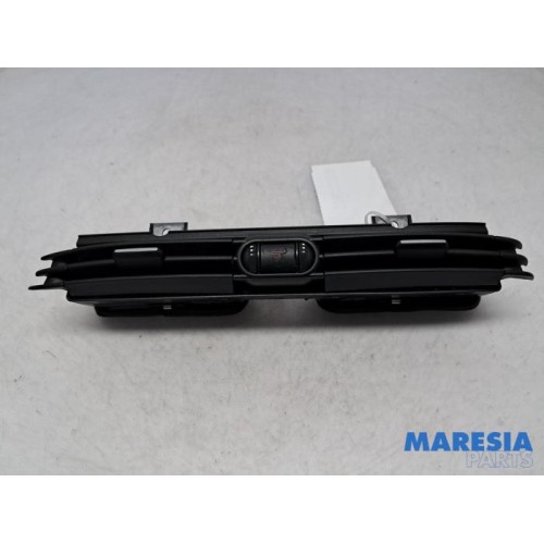 Alfa Romeo - Giulietta - Dashboard vent