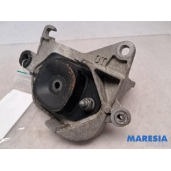 Renault - Scenic - Engine mount