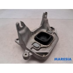 Renault - Scenic - Engine mount