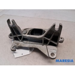 Renault - Scenic - Engine mount