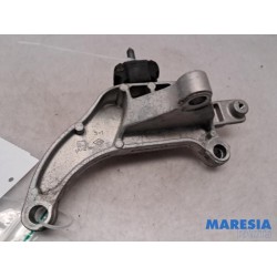 Renault - Scenic - Engine mount