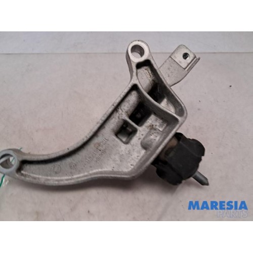 Renault - Scenic - Engine mount