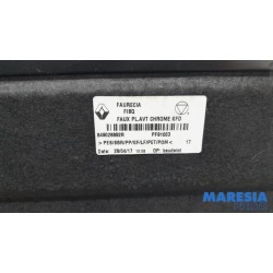 Renault - Talisman - Floor panel load area