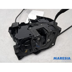 Renault - Scenic - Front door lock mechanism 4-door, right