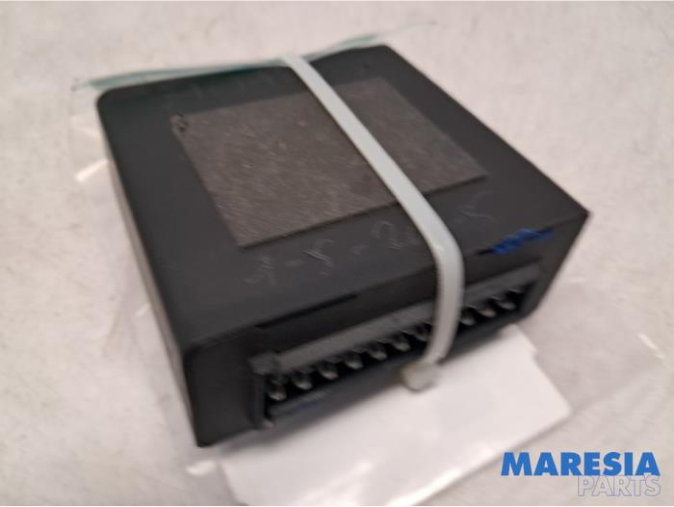 Renault - Scenic - Towbar module