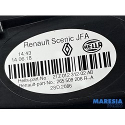 Renault - Scenic - Taillight, right