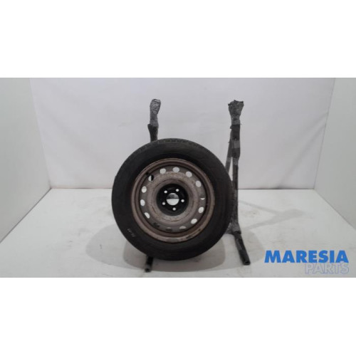 Toyota - Pro-Ace - Spare wheel