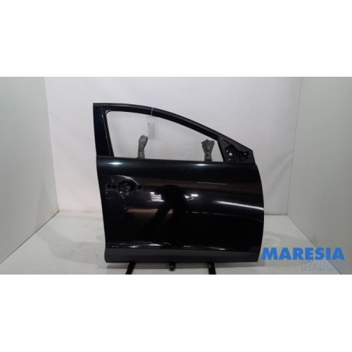 Renault - Megane - Front door 4-door, right