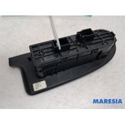 Alfa Romeo - Giulietta - Multi-functional window switch