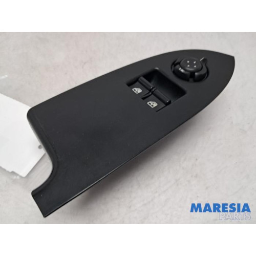 Alfa Romeo - Giulietta - Multi-functional window switch
