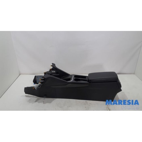 Renault - Talisman - Middle console