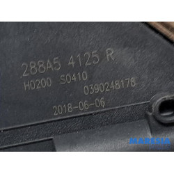 Renault - Scenic - Front wiper motor