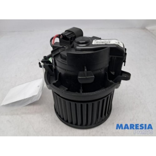 Renault - Scenic - Heating and ventilation fan motor