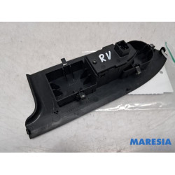 Alfa Romeo - Giulietta - Electric window switch