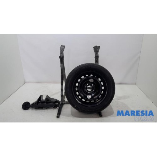 Renault - Megane - Krikset + reservewiel