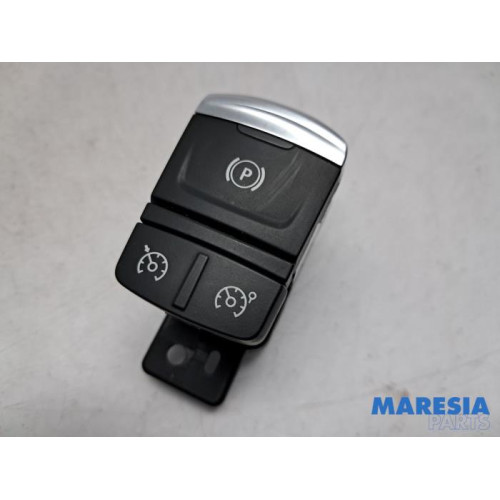 Renault - Scenic - Parking brake switch
