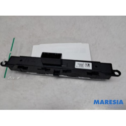 Renault - Scenic - Switch