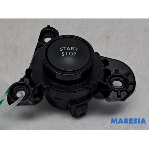 Renault - Scenic - Start/stop switch