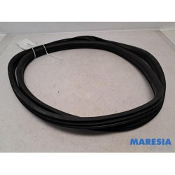 Alfa Romeo - Giulietta - Portierrubber 4Deurs links-achter