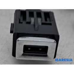 Peugeot - 308 - AUX/USB aansluiting