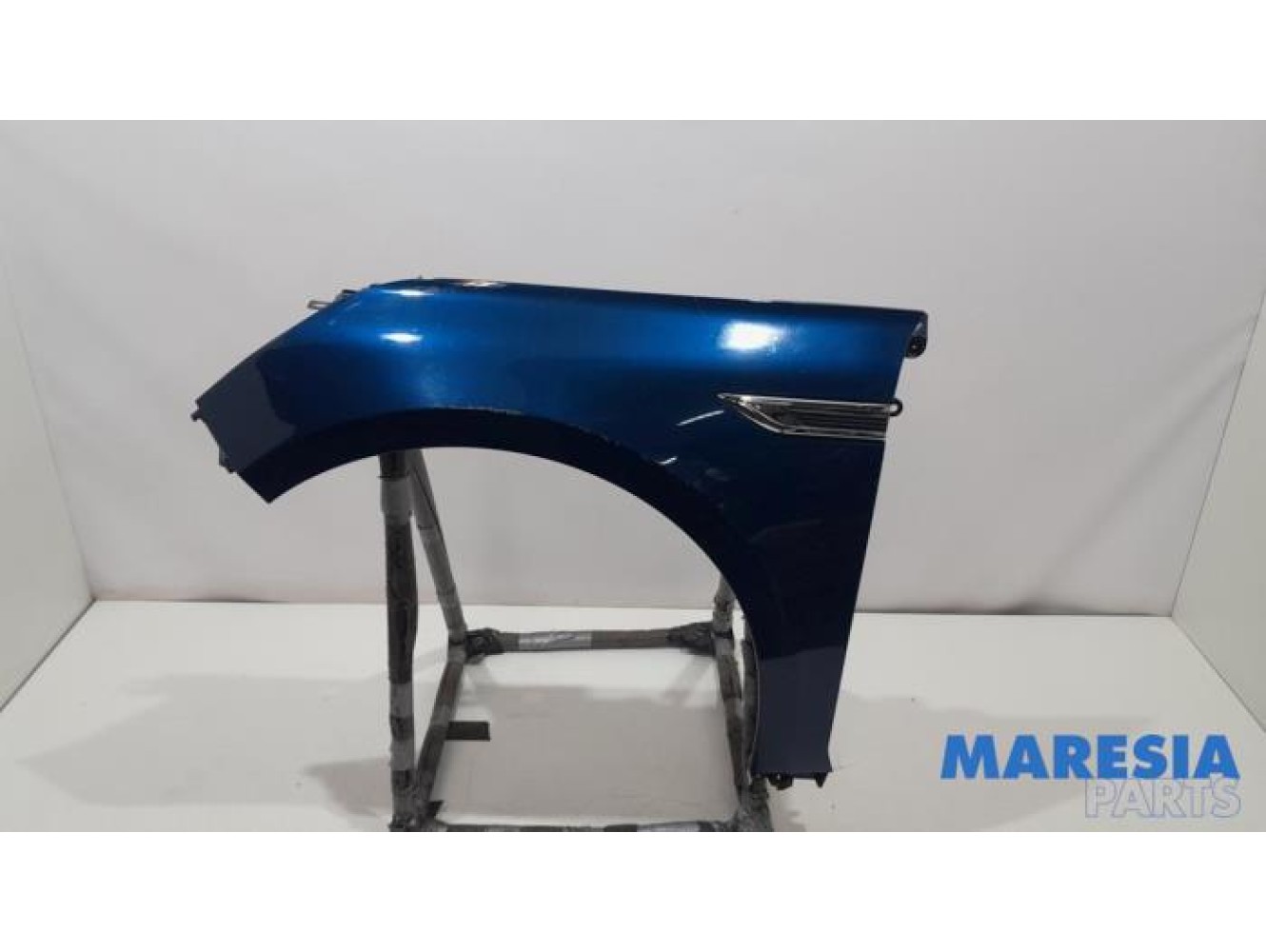 Renault - Talisman - Front wing, left