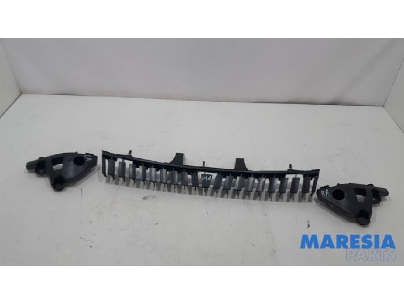 Peugeot - 308 - Rear bumper bracket central