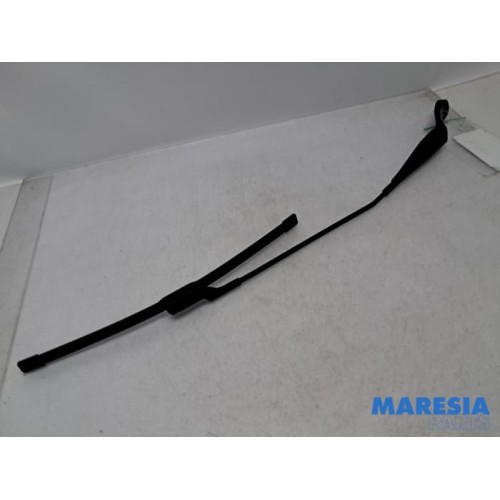 Peugeot - 308 - Front wiper arm