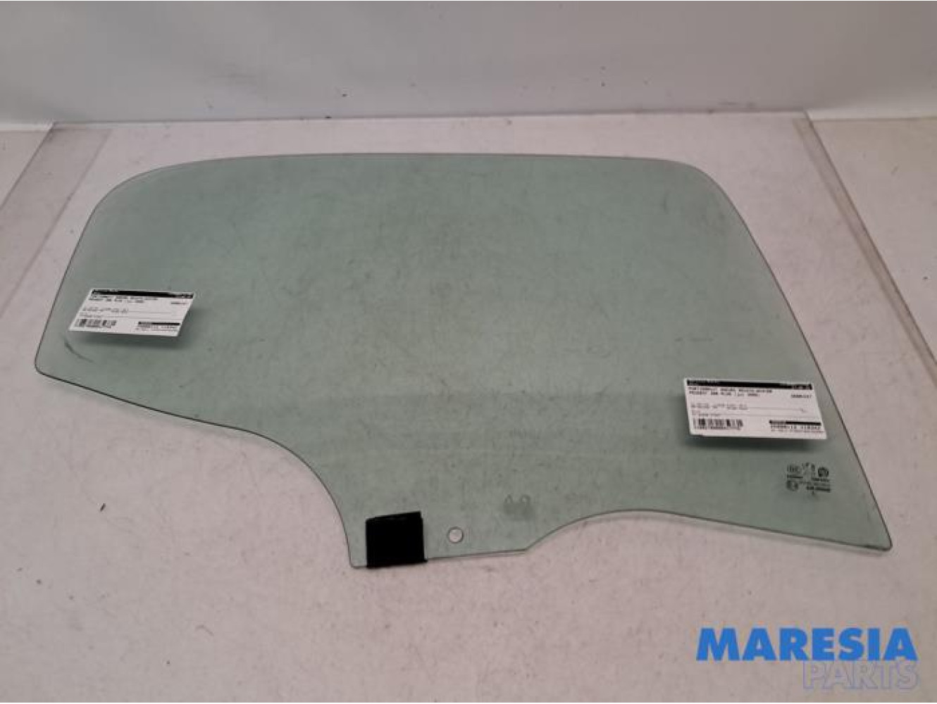 Peugeot - 206 PLUS - Portierruit 4Deurs rechts-achter