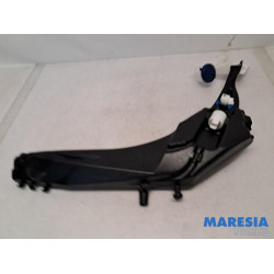 Peugeot - 308 - Front windscreen washer reservoir
