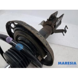 Renault - Megane - Front shock absorber rod, right