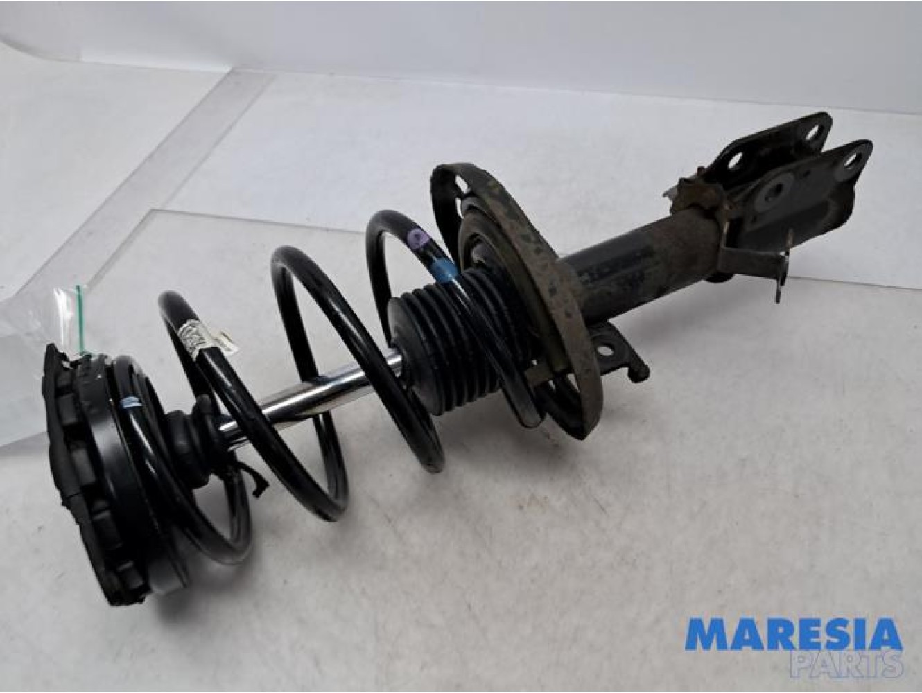 Renault - Megane - Front shock absorber rod, right