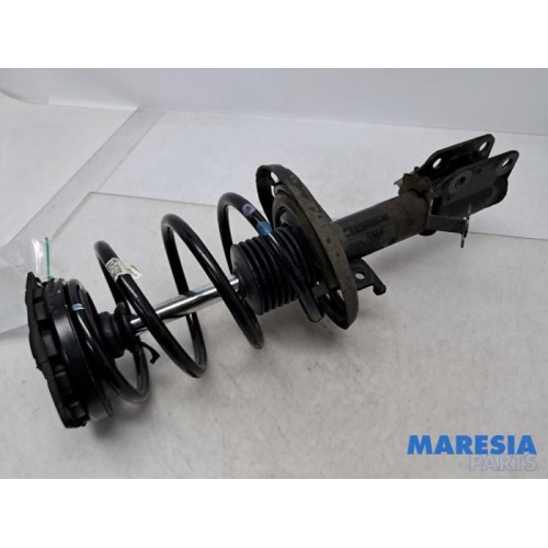 Renault - Megane - Front shock absorber rod, right