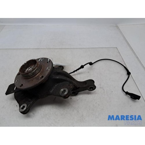 Renault - Megane - Knuckle, front right