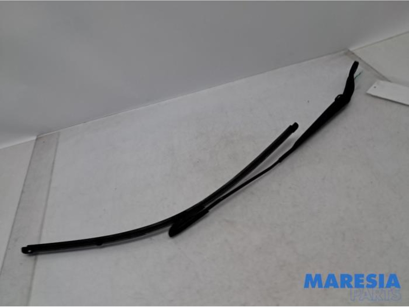 Renault - Megane - Front wiper arm