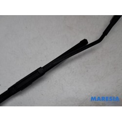 Renault - Megane - Front wiper arm