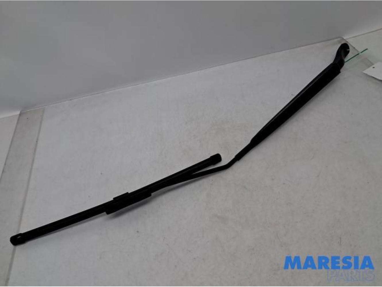 Renault - Megane - Front wiper arm