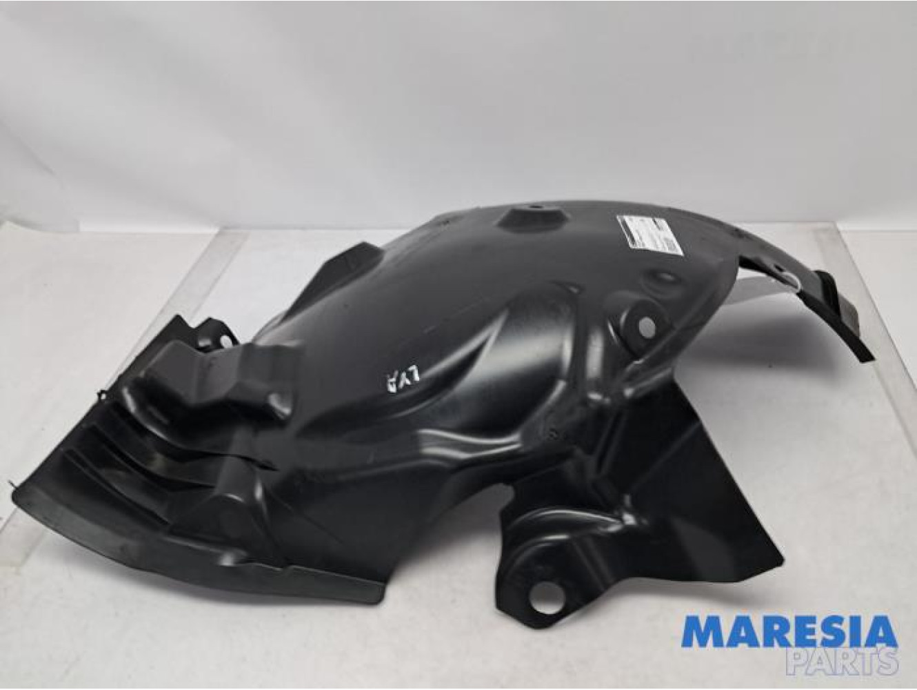 Renault - Megane - Wheel arch liner