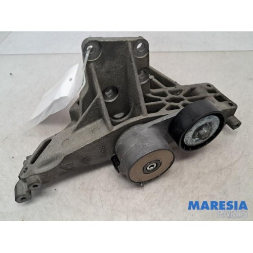 Alfa Romeo - Giulietta - Alternator upper bracket