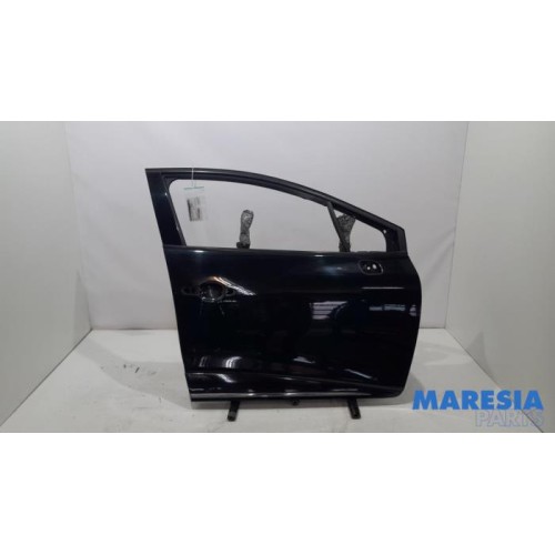 Renault - Clio - Front door 4-door, right