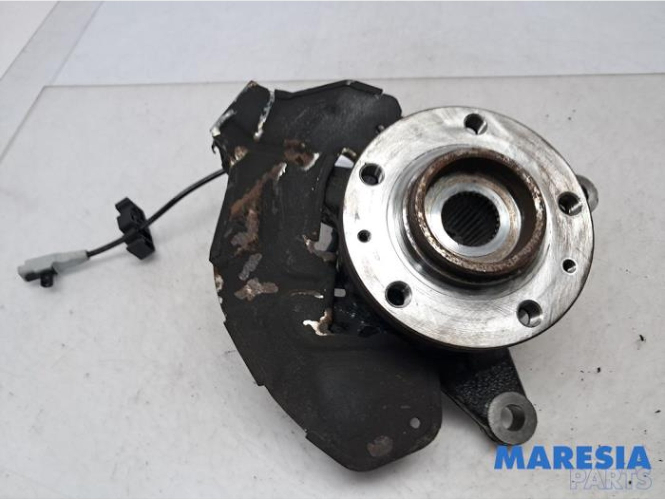 Toyota - Pro-Ace - Knuckle, front right