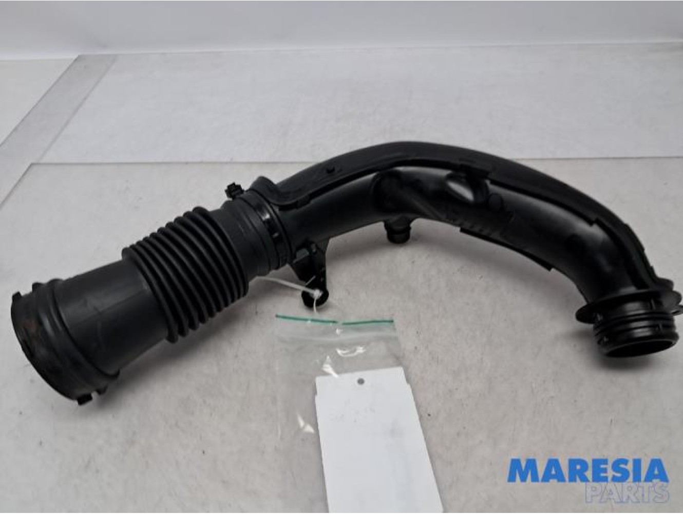 Toyota - Pro-Ace - Air intake hose