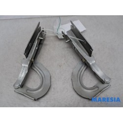 Toyota - Pro-Ace - Motorhaube Scharnier