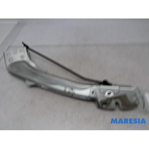 Toyota - Pro-Ace - Front panel