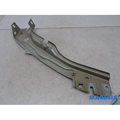 Toyota - Pro-Ace - Front panel