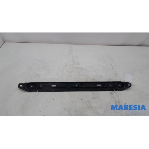 Citroen - C4 Picasso - Radiator bar