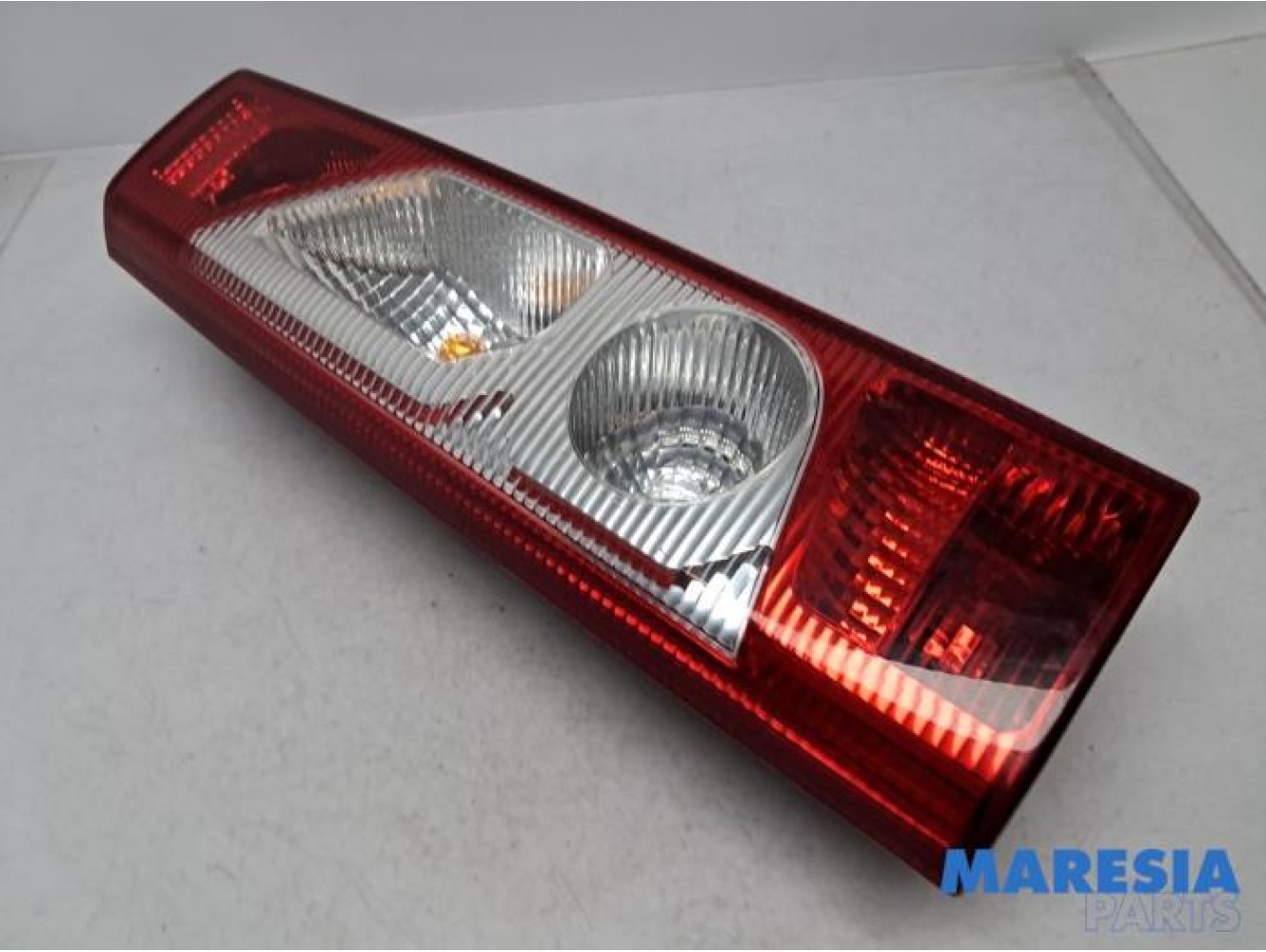 Toyota - Pro-Ace - Achterlicht links