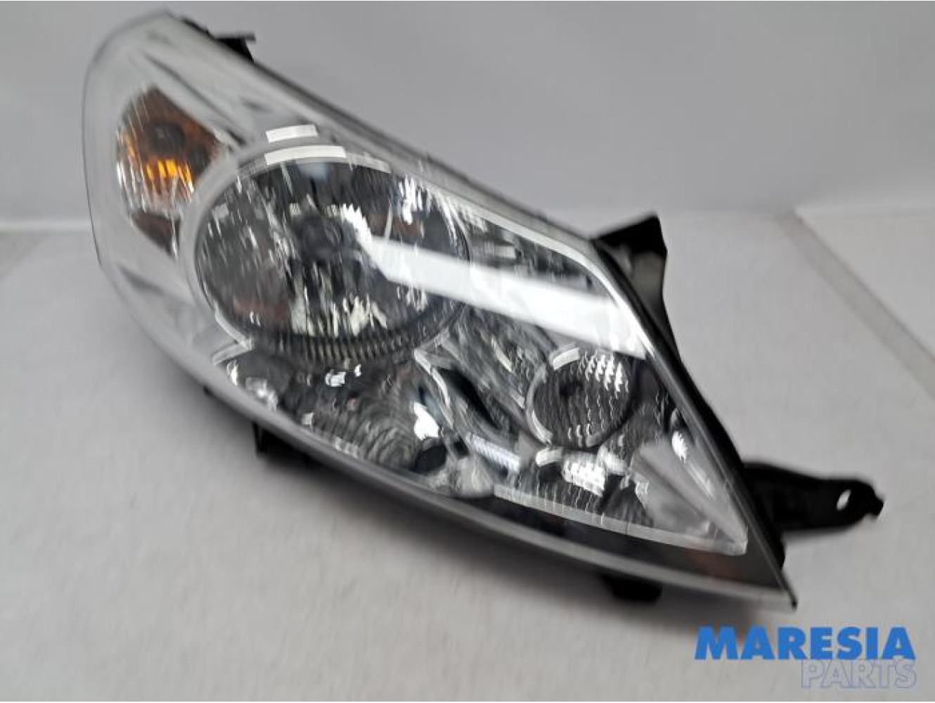 Toyota - Pro-Ace - Headlight, right