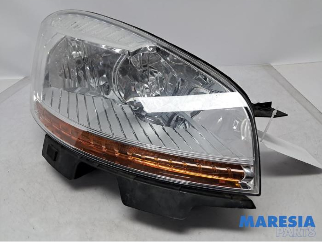 Citroen - C4 Picasso - Headlight, right