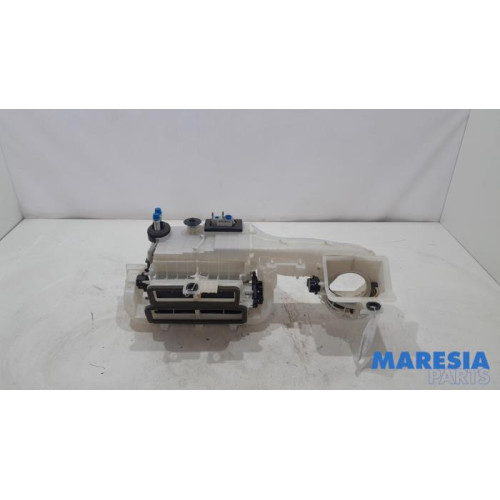 Citroen - C4 Picasso - Heater housing