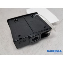Renault - Talisman - AUX / USB connection
